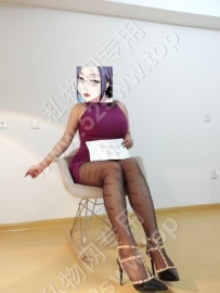 桃桃黑色高跟鞋