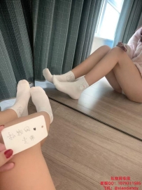 悠悠可爱纯棉中筒小白袜